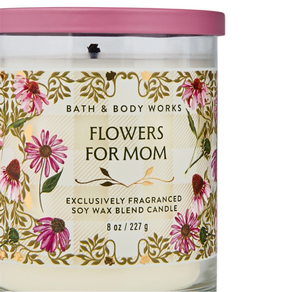 Bath & Body Works FLOWERS FOR MOM Single-wick Candle - Picture 2 of 4